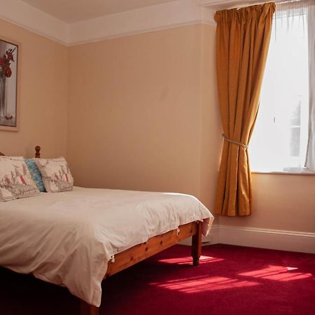 St Marguerite Bed and Breakfast Paignton Eksteriør billede